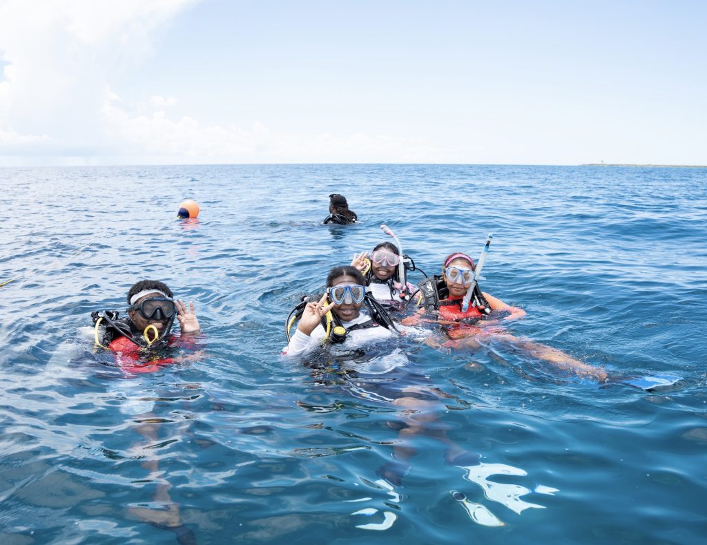 Throwback to last summer when our PIMS interns were all smiles and excitement just before their very first dive! They took the plunge into marine science, exploring the wonders beneath the waves.